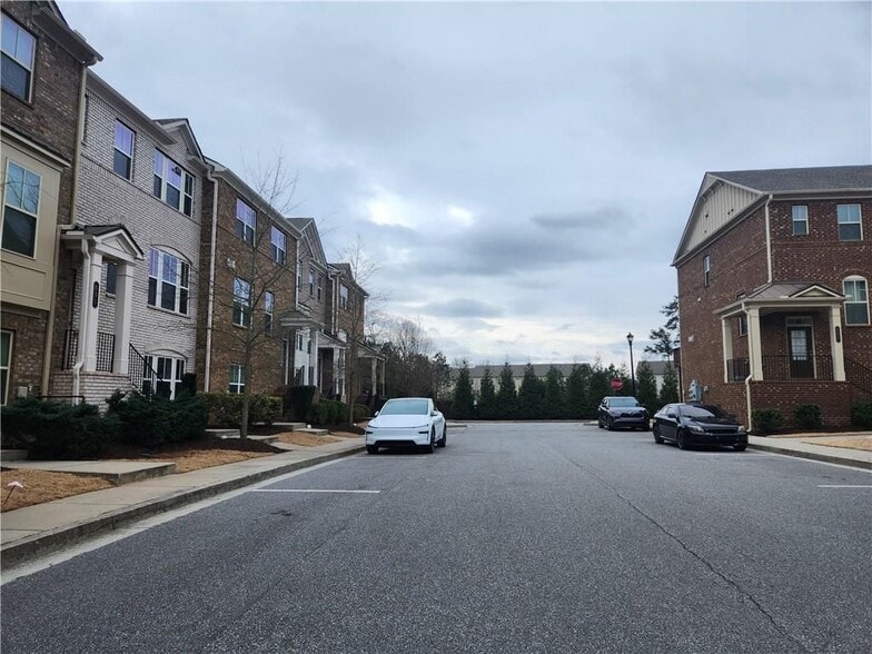 Building Photo - 596 Sunset Park Dr