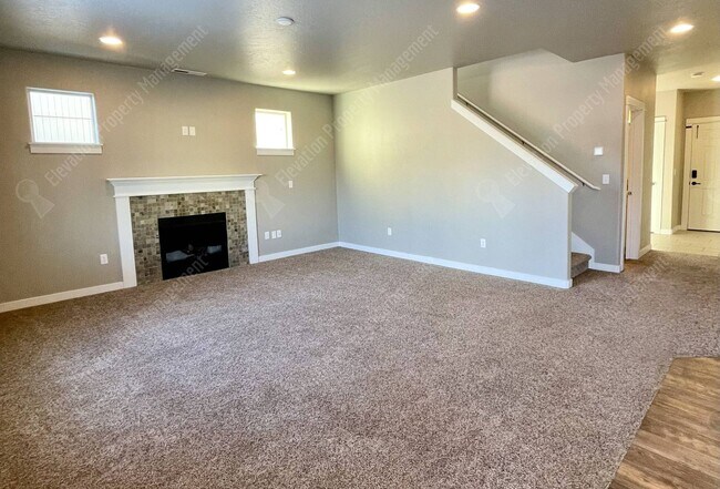 Building Photo - Rare 5 BR home in Southwest Redmond
