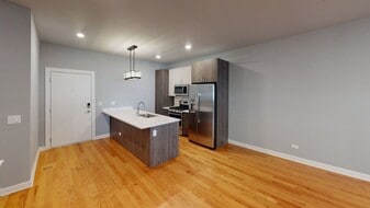 Building Photo - 5117 S Kenwood Ave