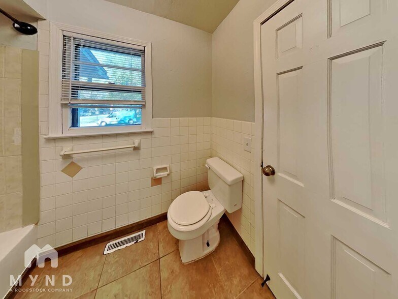 Building Photo - 1966 S Mayfair Ave