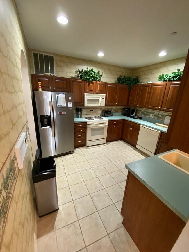 Building Photo - Turnkey SEASONAL Rental in Spanish Springs...