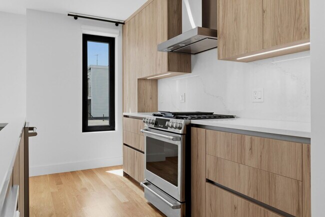 Building Photo - 6 Devine Wy