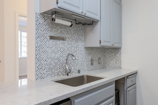 Building Photo - Updated 1BR/1BA Condo with Large Patio & Parking | Westside San Mateo | YouTube Tour