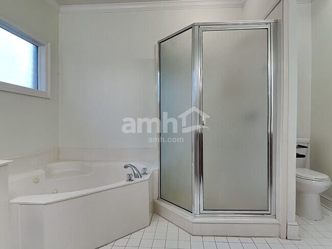 Building Photo - 6207 Chester Cv