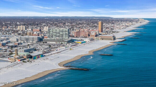 Building Photo - 31 Embury Ave