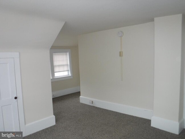 Building Photo - 10051 Dupont Blvd