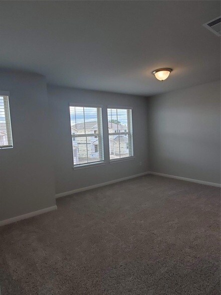 Building Photo - 1717 Fountain Bridge Dr