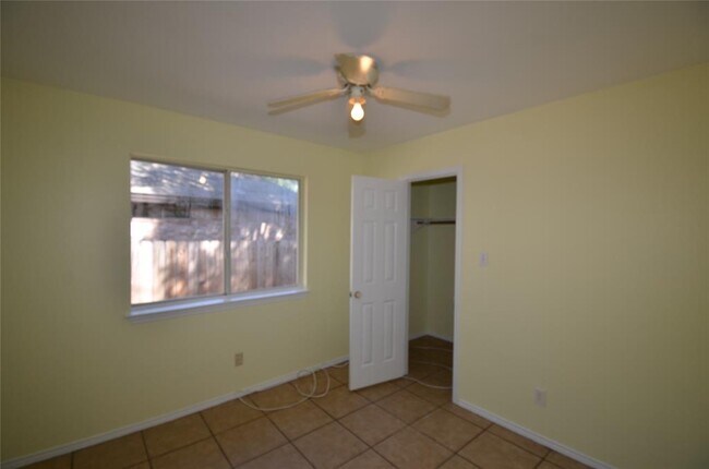 Building Photo - 4729 Castleman Dr