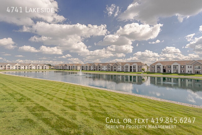 Building Photo - 4741 Lakeside-