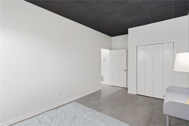 Building Photo - 4595 Dudley Ln