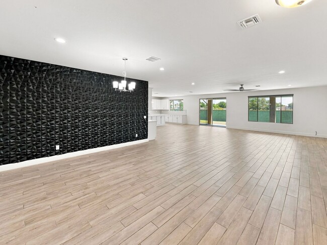 Building Photo - Luxury SMART HOME For Rent!