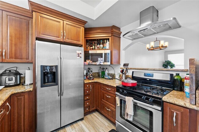 Building Photo - 30902 Club House Dr