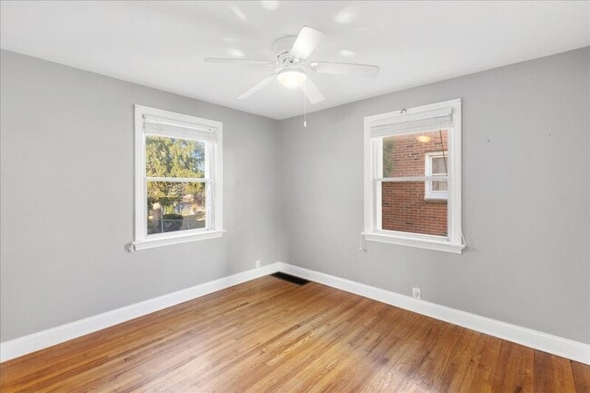 Building Photo - 51 George St