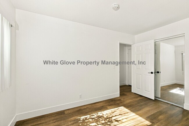Building Photo - 265 S Via Montanera