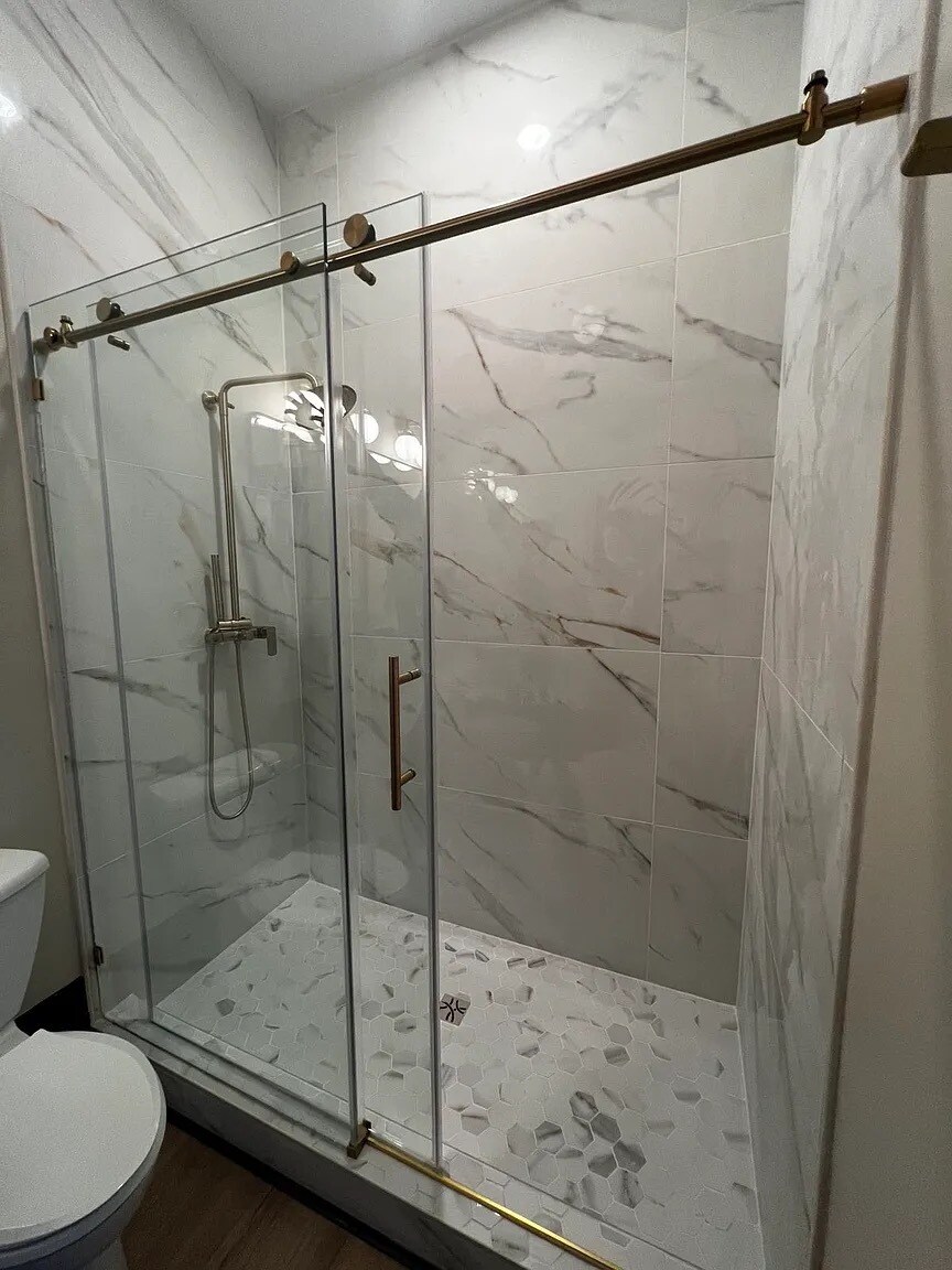 Building Photo - 230 W 6th St