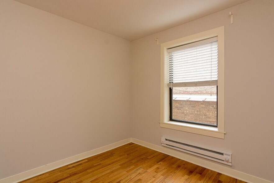 Building Photo - 557 W Arlington Pl
