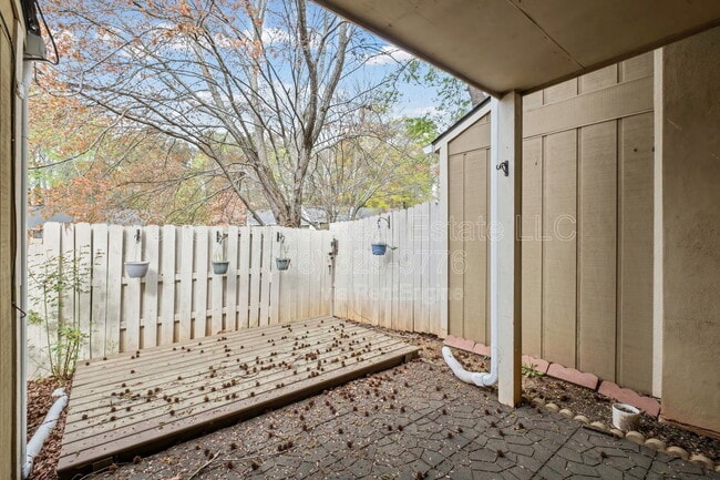 Building Photo - 2220 Haverhill Ct SE