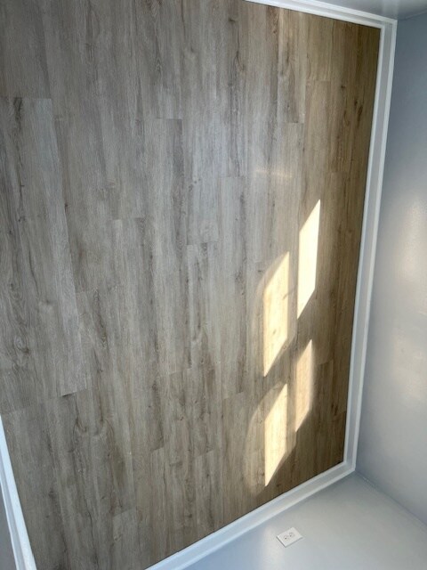 Den - 7544 S Sangamon St