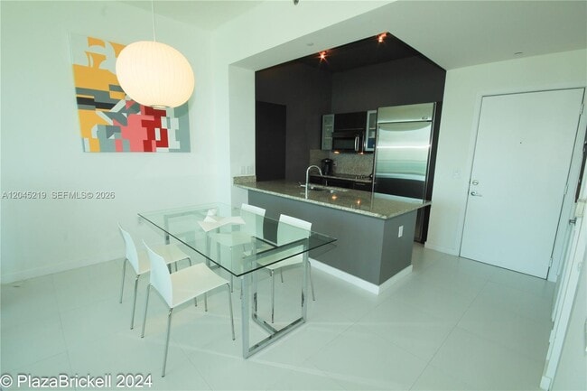 Building Photo - 950 Brickell Bay Dr