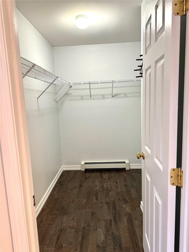 Building Photo - 26 Sallys Ln