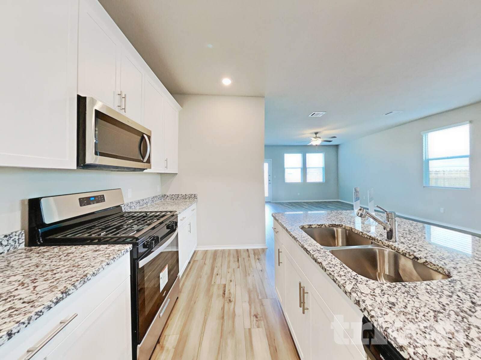 Building Photo - 5100 Saddle Clb Dr