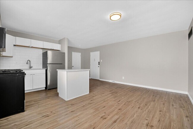 Building Photo - Doctor Morgan Ford