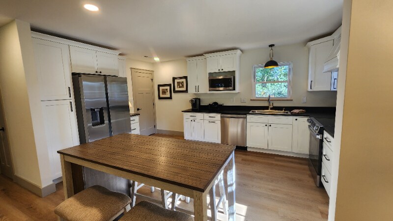 Building Photo - 1704 S Forest Dr
