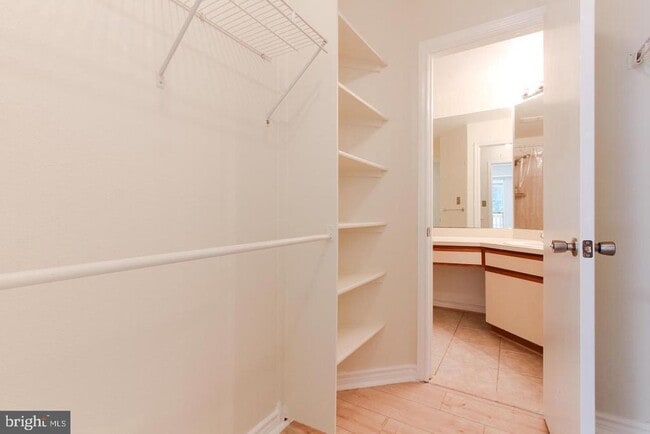 Building Photo - 3916 Penderview Dr