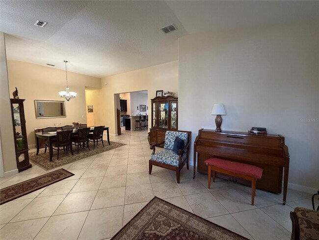 Building Photo - 5265 Cortland Dr