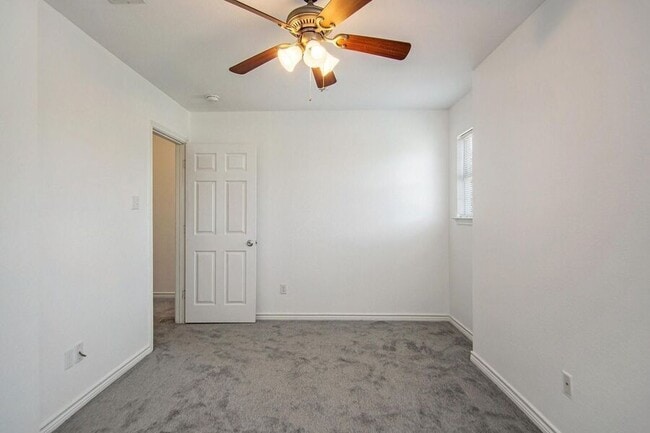 Building Photo - 2621 Lee Ave