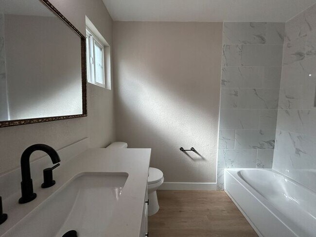 Building Photo - 2699 E Silk Oak Dr