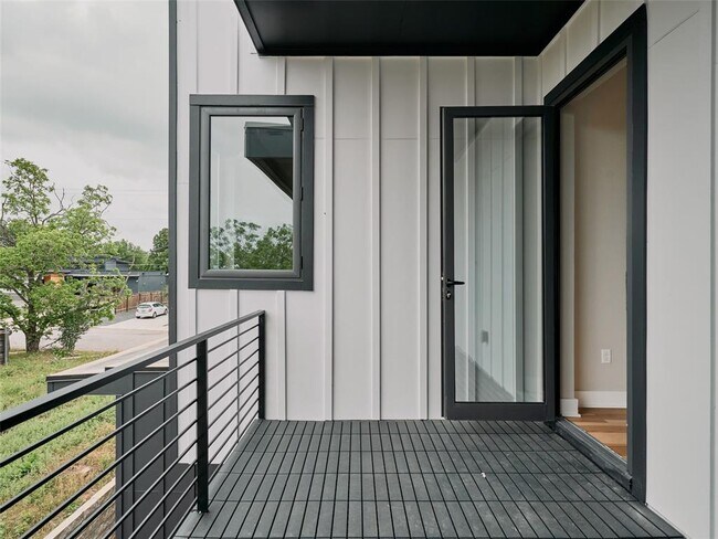 Building Photo - 412 Kemp St