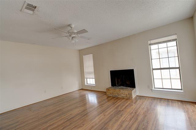 Building Photo - 207 W Trinity St