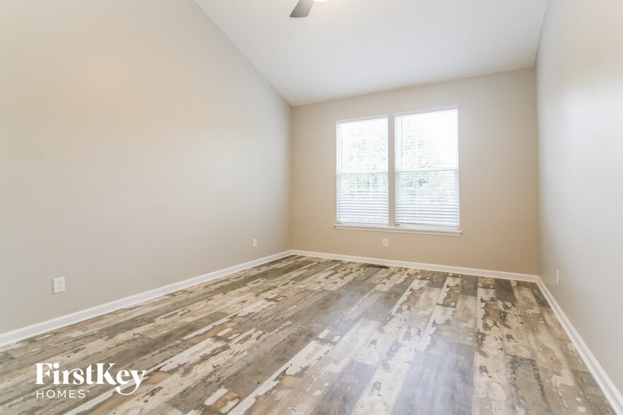 Building Photo - 1526 Old Thicket Ct