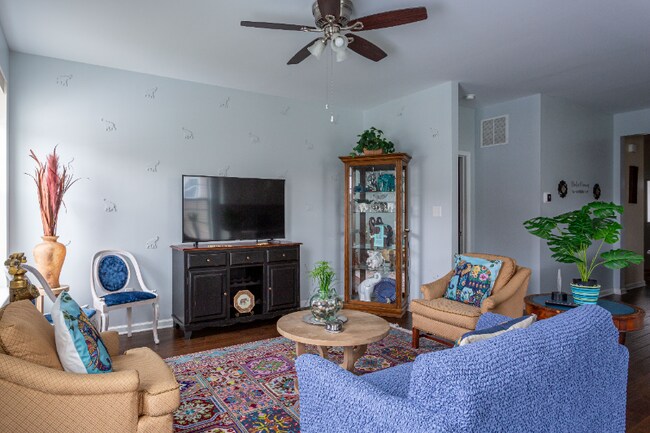 Building Photo - 2717 Van Cliburn Cir