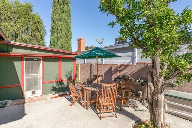 Building Photo - 10706 Rhodesia Ave