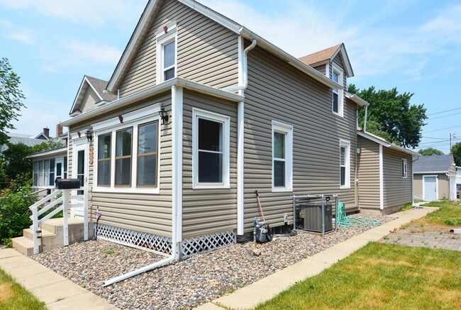Primary Photo - Charming 3-Bedroom, 2-Bath Home in St. Paul