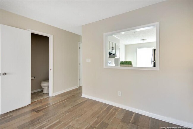 Building Photo - 5940 Laguna Dr