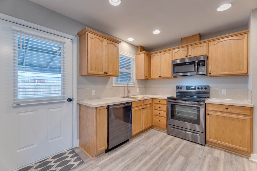 Building Photo - 2908 Hemlock St