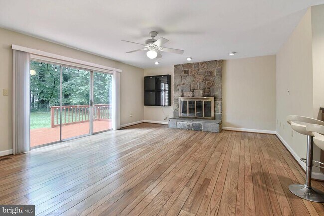 Building Photo - 8217 Lochinver Ln