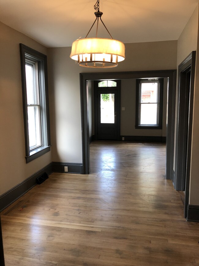 Dining Area - 1599 Washington St