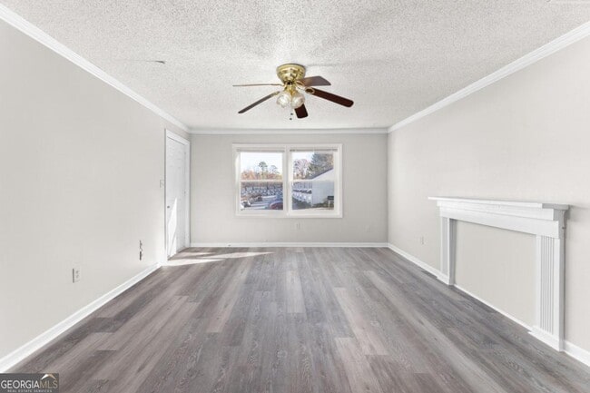 Building Photo - 121 Mark Twain Cir