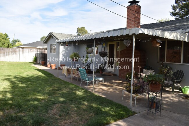 Building Photo - Adorable 4 bedroom in Citrus Heights! Comi...