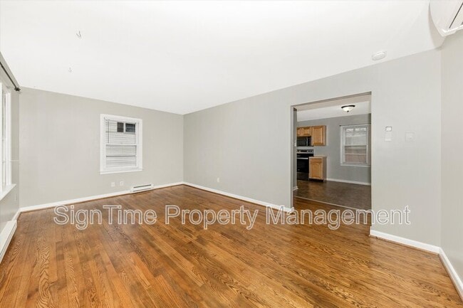 Building Photo - 11025 Rosewood Dr