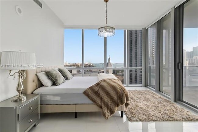 Building Photo - 851 NE 1st Ave