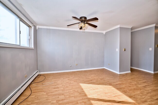 Building Photo - 9445 Kenton Ave