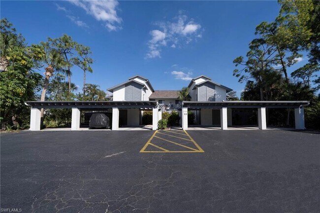 Building Photo - 17455 Blueberry Hill Dr