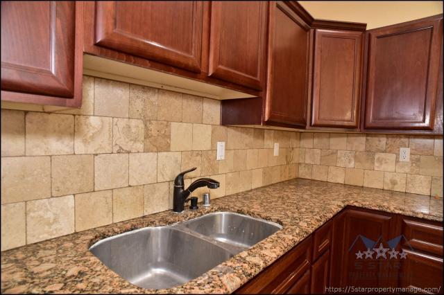 Building Photo - 3 bedroom in El Paso TX 79912