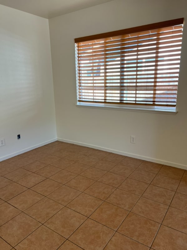 Building Photo - 908 W Loquat Ct