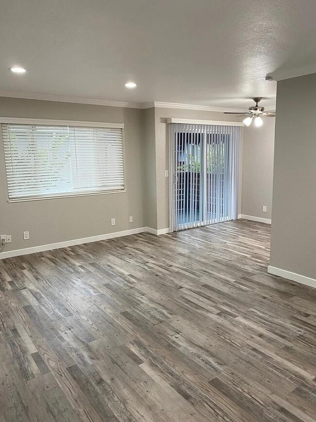 Building Photo - 1400 White Dr